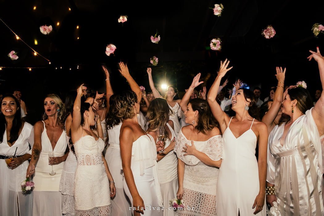 casamento na praia, praia, casamento, casando na praia, ideias de casamento na praia, locais para casar na praia, noiva na praia, ensaio na praia