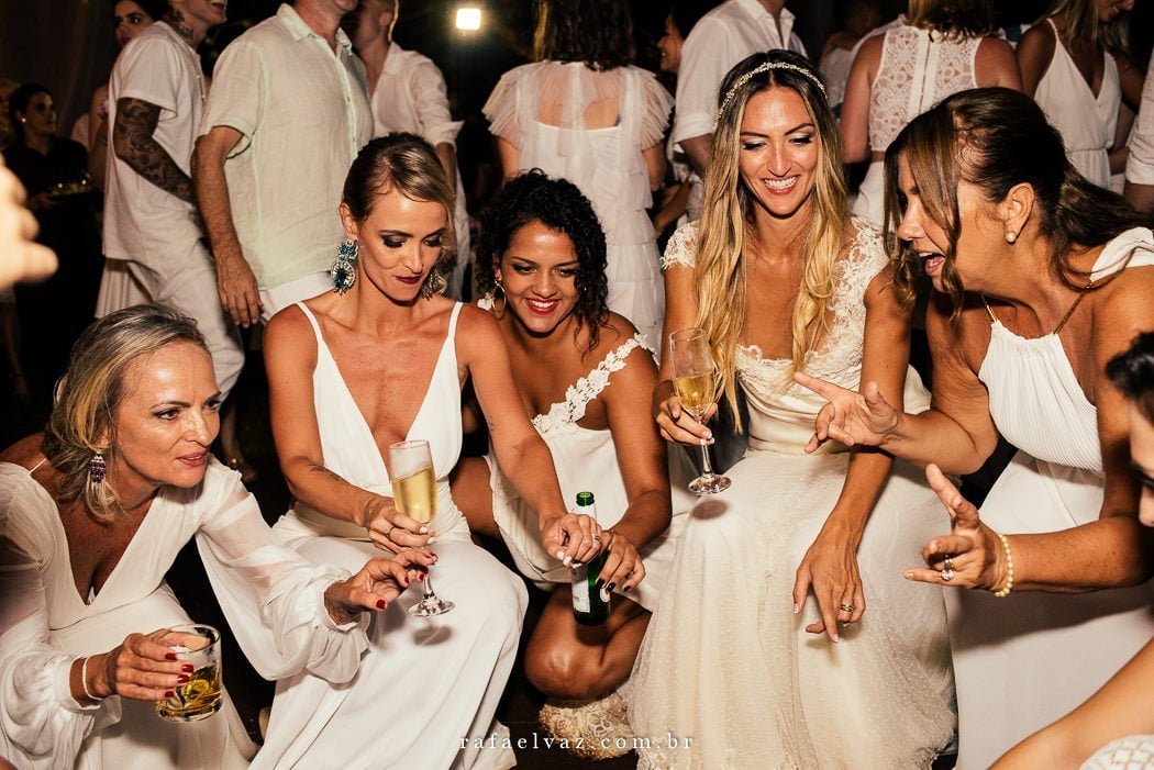 casamento na praia, praia, casamento, casando na praia, ideias de casamento na praia, locais para casar na praia, noiva na praia, ensaio na praia