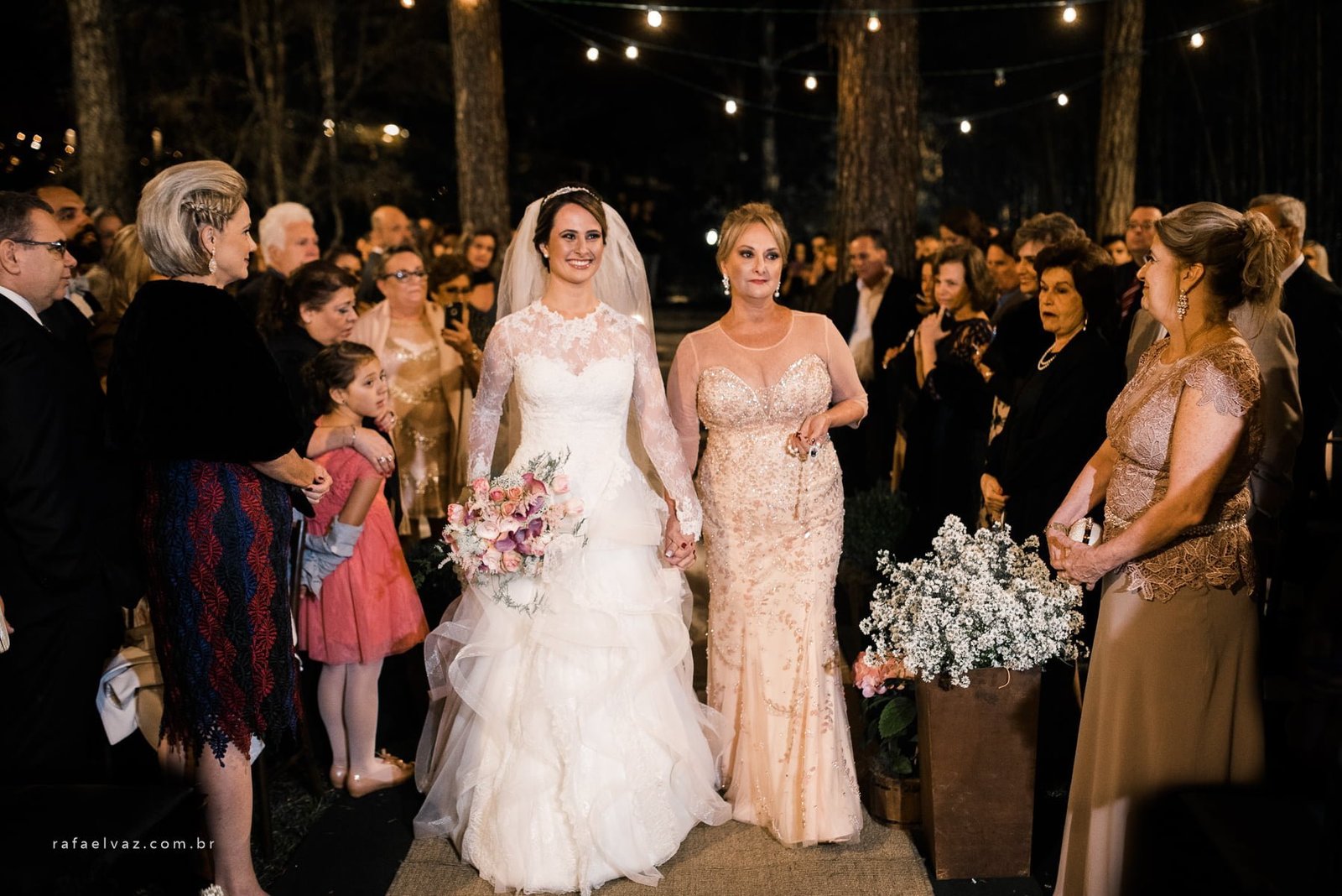 Casamento no Espaço Serra do Mar a noite, casamento no campo, casamento a noite, casamento no campo a noite, casamento em sp, casamento em sao paulo, decoração de casamento no campo, decoração de casamento rustico, decoração de casamento, flores no casamento, lucas anderi, vestido de noiva, vestida de noiva, vestido de noiva lucas anderi, rafael vaz fotografo, rafael vaz fotografia, casar no campo, say i do