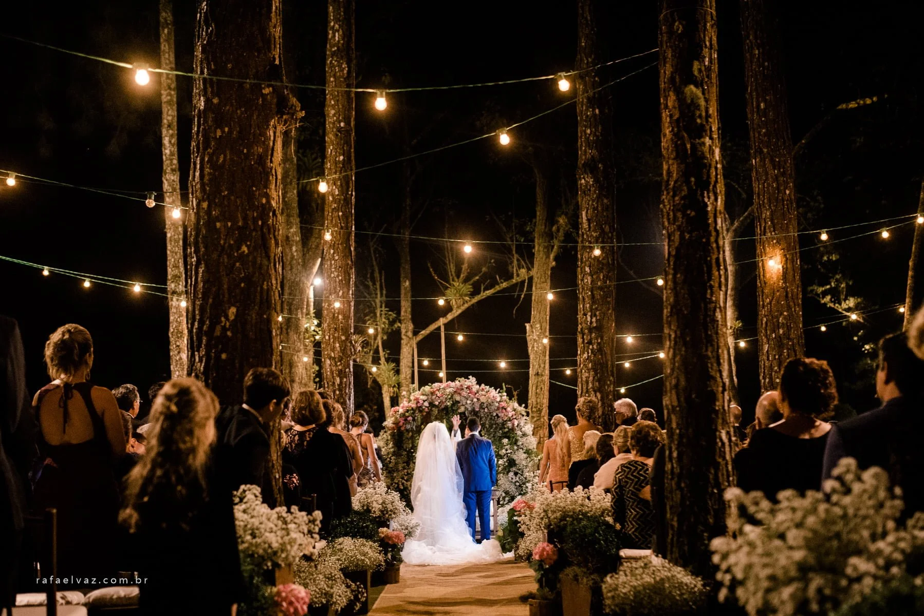 Casamento no Espaço Serra do Mar a noite, casamento no campo, casamento a noite, casamento no campo a noite, casamento em sp, casamento em sao paulo, decoração de casamento no campo, decoração de casamento rustico, decoração de casamento, flores no casamento, lucas anderi, vestido de noiva, vestida de noiva, vestido de noiva lucas anderi, rafael vaz fotografo, rafael vaz fotografia, casar no campo, say i do