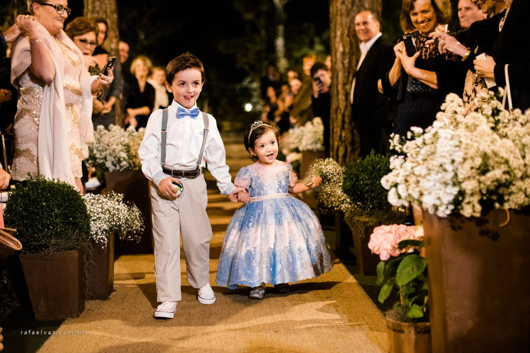 Casamento no Espaço Serra do Mar a noite, casamento no campo, casamento a noite, casamento no campo a noite, casamento em sp, casamento em sao paulo, decoração de casamento no campo, decoração de casamento rustico, decoração de casamento, flores no casamento, lucas anderi, vestido de noiva, vestida de noiva, vestido de noiva lucas anderi, rafael vaz fotografo, rafael vaz fotografia, casar no campo, say i do