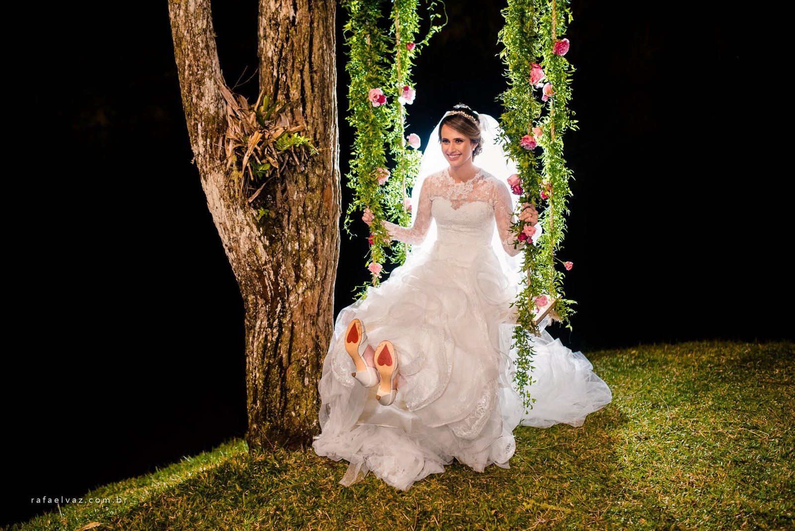 Casamento no Espaço Serra do Mar a noite, casamento no campo, casamento a noite, casamento no campo a noite, casamento em sp, casamento em sao paulo, decoração de casamento no campo, decoração de casamento rustico, decoração de casamento, flores no casamento, lucas anderi, vestido de noiva, vestida de noiva, vestido de noiva lucas anderi, rafael vaz fotografo, rafael vaz fotografia, casar no campo, say i do