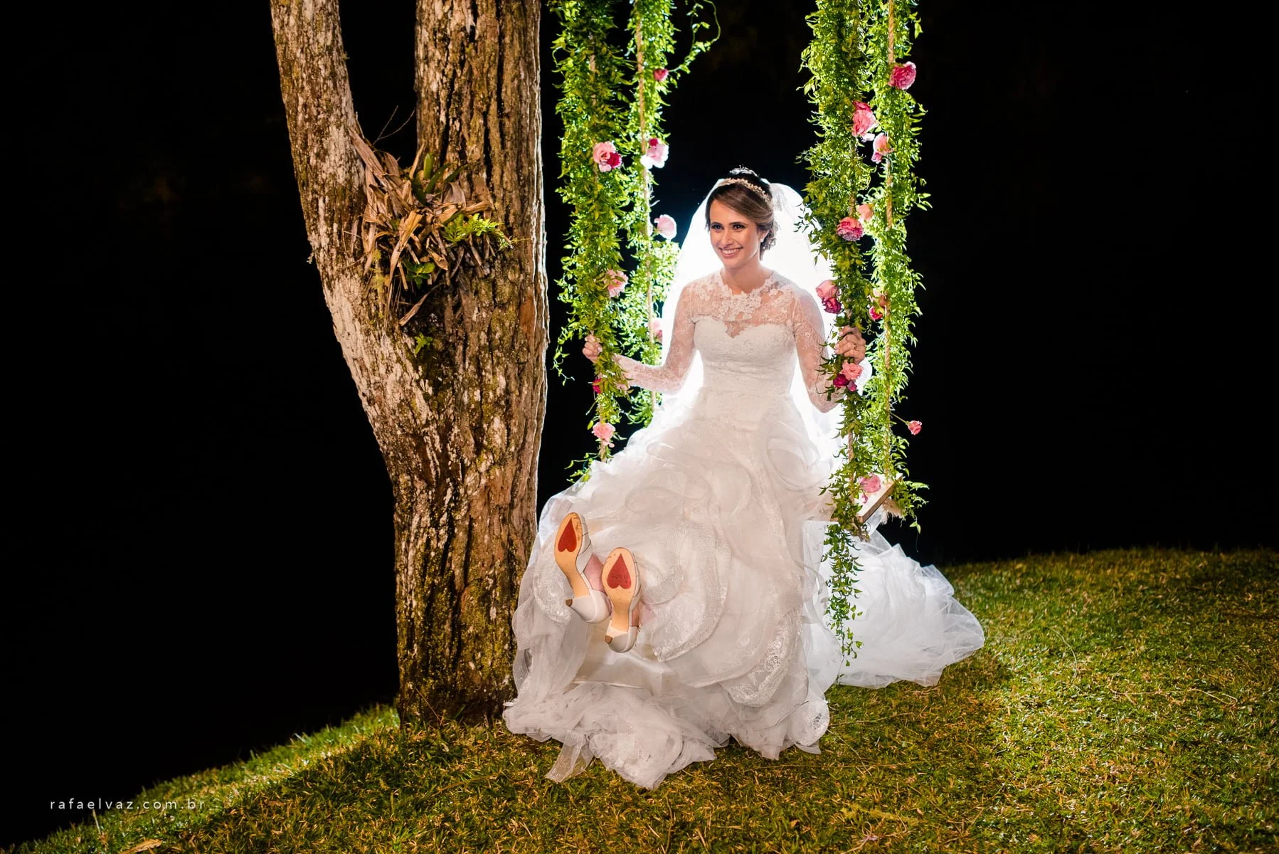 Casamento no Espaço Serra do Mar a noite, casamento no campo, casamento a noite, casamento no campo a noite, casamento em sp, casamento em sao paulo, decoração de casamento no campo, decoração de casamento rustico, decoração de casamento, flores no casamento, lucas anderi, vestido de noiva, vestida de noiva, vestido de noiva lucas anderi, rafael vaz fotografo, rafael vaz fotografia, casar no campo, say i do