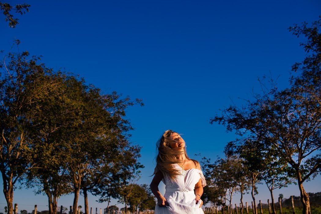 Ensaio de noiva, vestido de noiva, vestida de noiva, fotos de noiva em bonito, ensaio, pré wedding, ensaio no campo, ensaio de dia, ensaio de casal