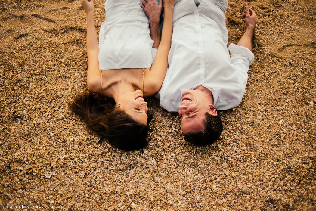Ensaio na Praia de Iporanga, Ensaio de dia, ensaio na praia, pré wedding, ensaio de casal, fotos de casamento de dia, casamento pé na areia