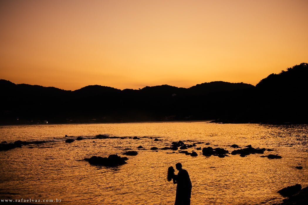 Ensaio na Praia de Iporanga, Ensaio de dia, ensaio na praia, pré wedding, ensaio de casal, fotos de casamento de dia, casamento pé na areia