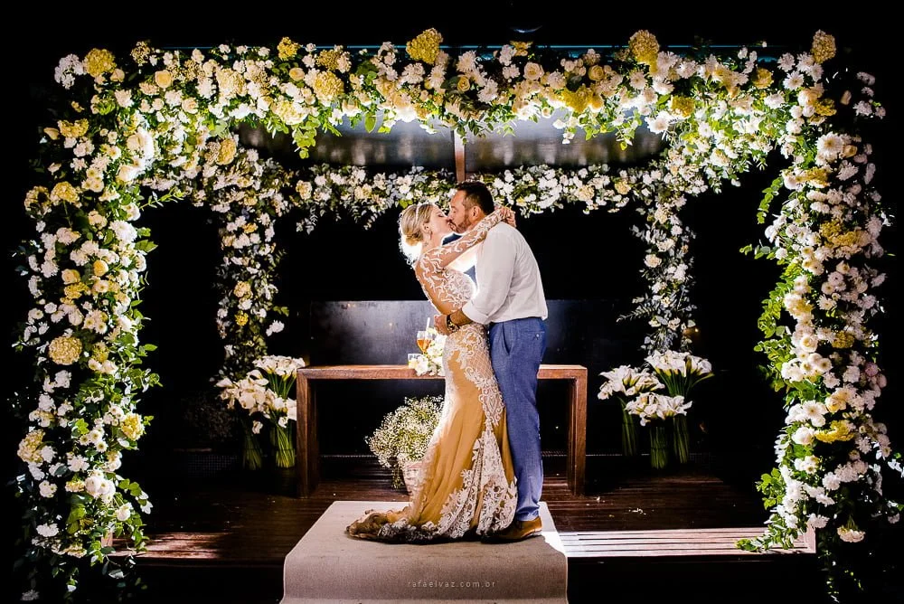 Casamento em Búzios, fotografo de casamento RJ, casamento RJ, Rio de Janeiro, Casamento de dia, casamento no rio, casamento na praia, decoração de casamento na praia, decoração de casamento de dia, vestida de noiva, fotógrafo de casamento em Búzios