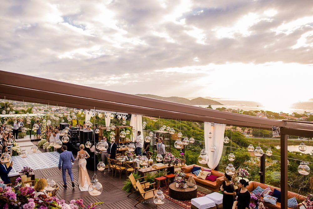 Casamento em Búzios, fotografo de casamento RJ, casamento RJ, Rio de Janeiro, Casamento de dia, casamento no rio, casamento na praia, decoração de casamento na praia, decoração de casamento de dia, vestida de noiva, fotógrafo de casamento em Búzios