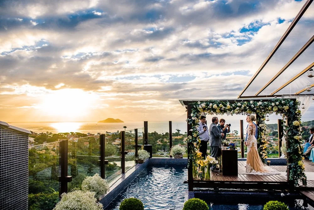 Casamento em Búzios, fotografo de casamento RJ, casamento RJ, Rio de Janeiro, Casamento de dia, casamento no rio, casamento na praia, decoração de casamento na praia, decoração de casamento de dia, vestida de noiva, fotógrafo de casamento em Búzios