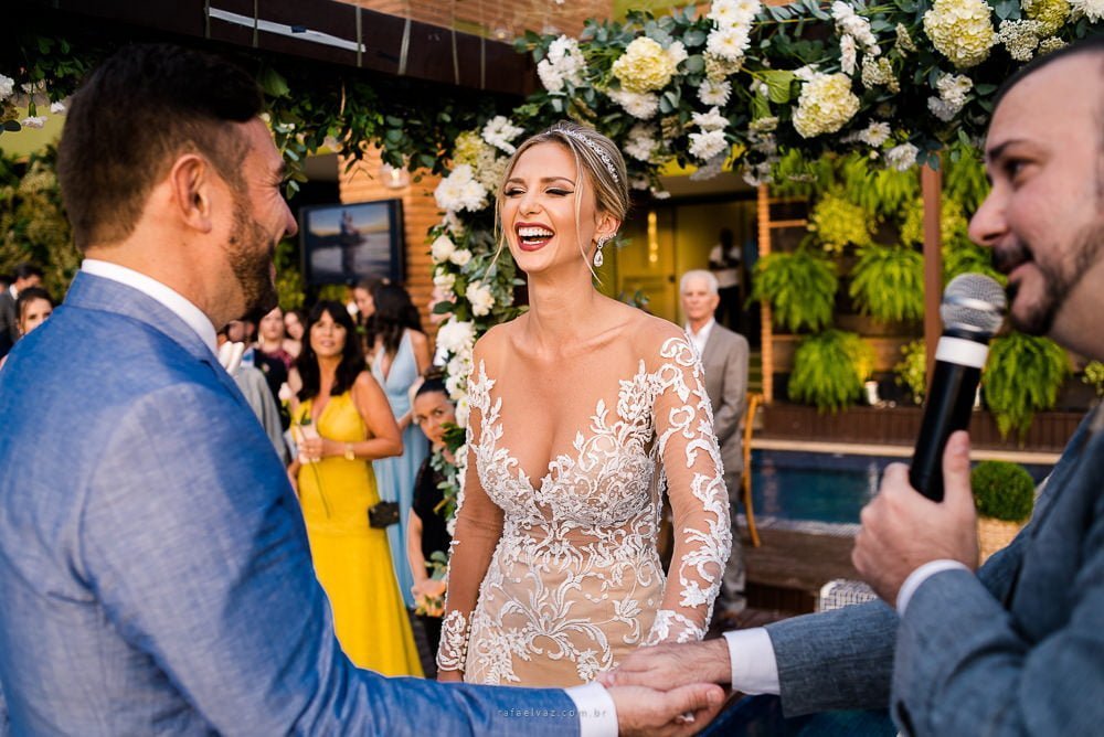 Casamento em Búzios, fotografo de casamento RJ, casamento RJ, Rio de Janeiro, Casamento de dia, casamento no rio, casamento na praia, decoração de casamento na praia, decoração de casamento de dia, vestida de noiva, fotógrafo de casamento em Búzios
