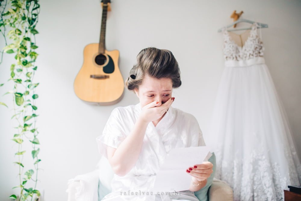 Casamento simples e elegante, casamento simples na igreja, casamento em casa, making of em casa, decoração de casamento simples, fotografia de casamento em santos, fotografia de casamento em igreja, fotógrafo de casamento, fotografo de casamento sp, rafael vaz fotografia