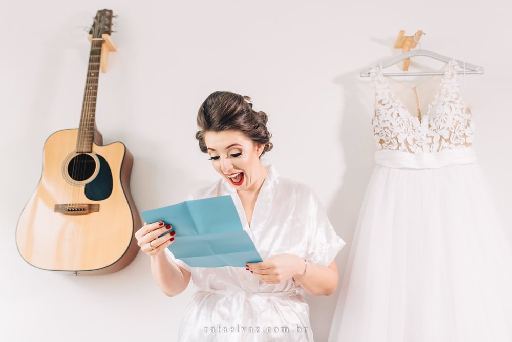 Casamento simples e elegante, casamento simples na igreja, casamento em casa, making of em casa, decoração de casamento simples, fotografia de casamento em santos, fotografia de casamento em igreja, fotógrafo de casamento, fotografo de casamento sp, rafael vaz fotografia