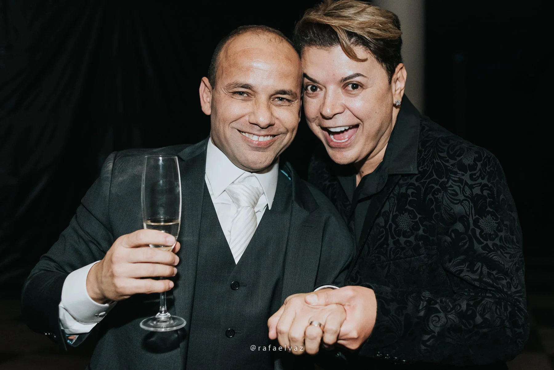 Casamento com neymar, neymar no casamento, casamento gabi e léo, casamento a noite, casamento na igreja, casamento na igreja do valongo, casamento com famoso, casamento com wesley safadão, casamento com safadão, neymar e bruna marquezine, neymar e bruna marquezine no casamento, casamento de jogador de futebol, casamento em santos, Rafael vaz fotografia, fotógrafo de famosos, david brasil, casamento de famosos, casamento do léo do santos, neymar e bruna marquezine padrinhos
