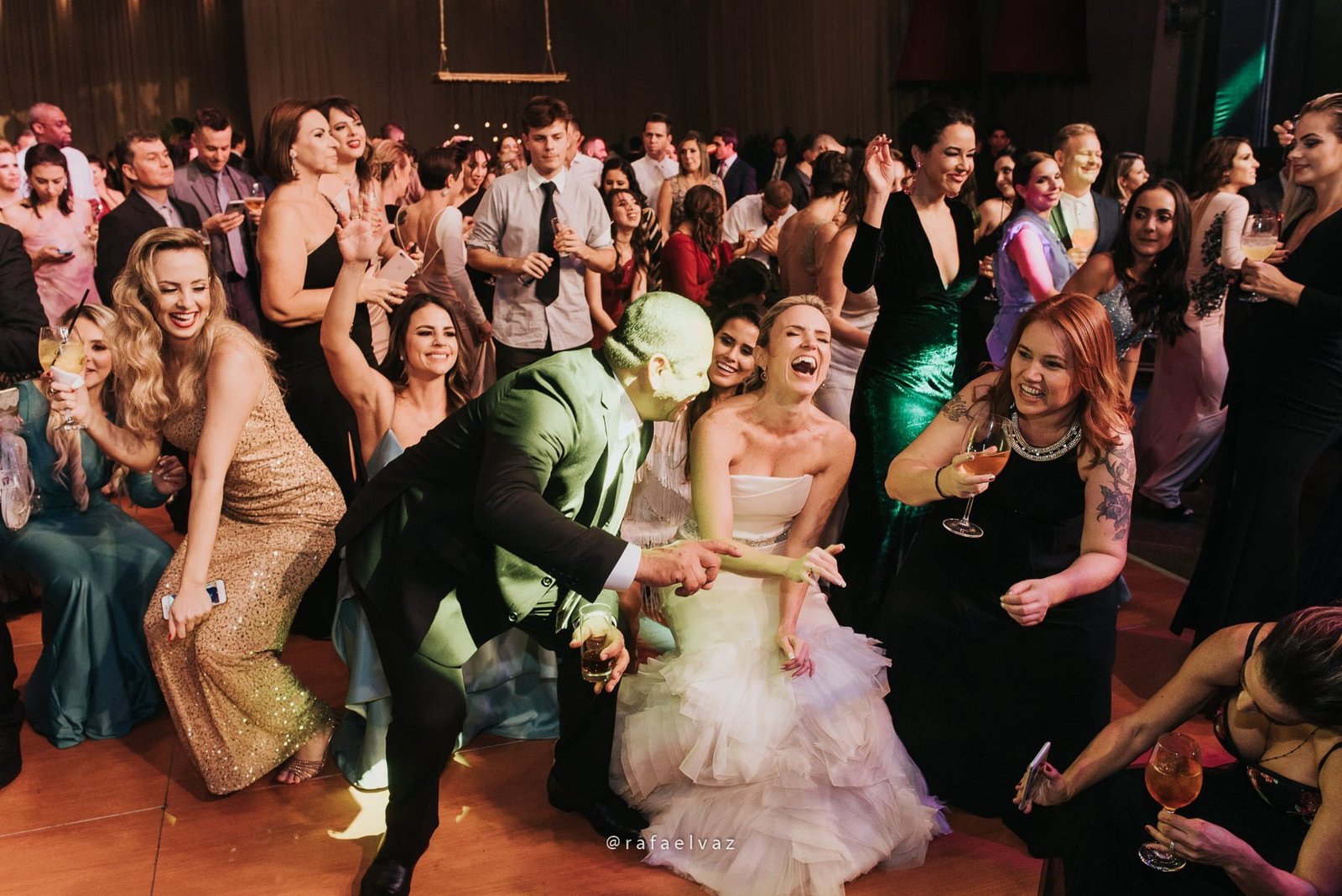 Casamento com neymar, neymar no casamento, casamento gabi e léo, casamento a noite, casamento na igreja, casamento na igreja do valongo, casamento com famoso, casamento com wesley safadão, casamento com safadão, neymar e bruna marquezine, neymar e bruna marquezine no casamento, casamento de jogador de futebol, casamento em santos, Rafael vaz fotografia, fotógrafo de famosos, david brasil, casamento de famosos, casamento do léo do santos, neymar e bruna marquezine padrinhos