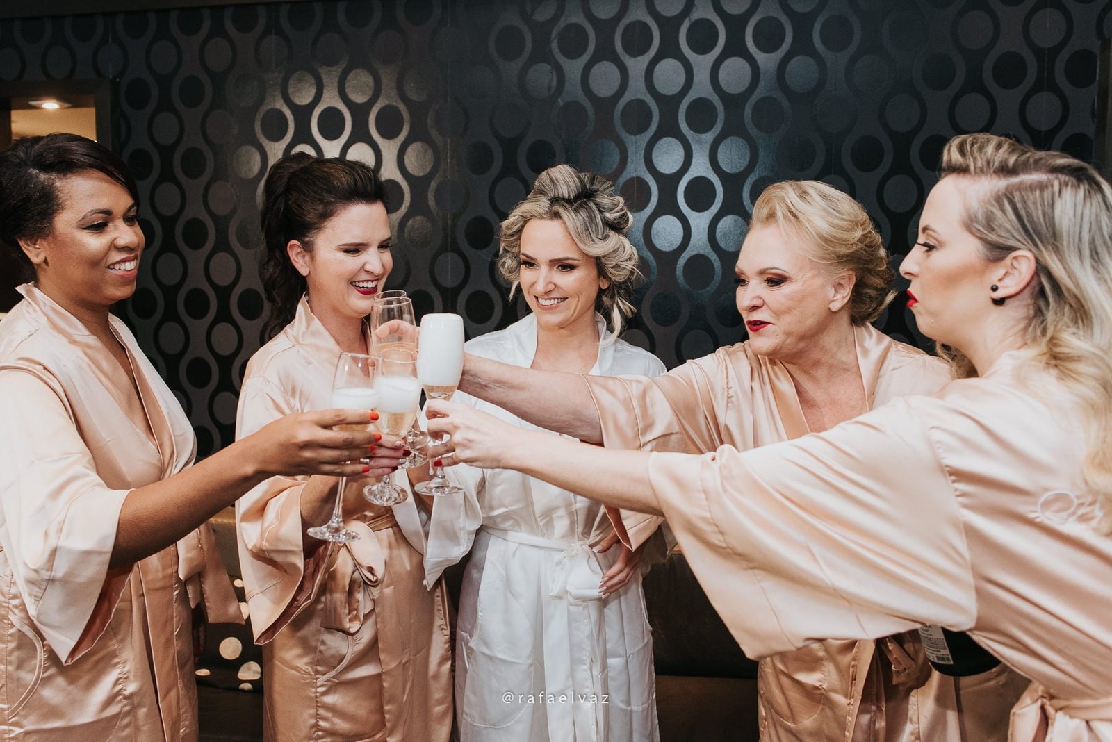 Casamento com neymar, neymar no casamento, casamento gabi e léo, casamento a noite, casamento na igreja, casamento na igreja do valongo, casamento com famoso, casamento com wesley safadão, casamento com safadão, neymar e bruna marquezine, neymar e bruna marquezine no casamento, casamento de jogador de futebol, casamento em santos, Rafael vaz fotografia, fotógrafo de famosos, david brasil, casamento de famosos, casamento do léo do santos, neymar e bruna marquezine padrinhos