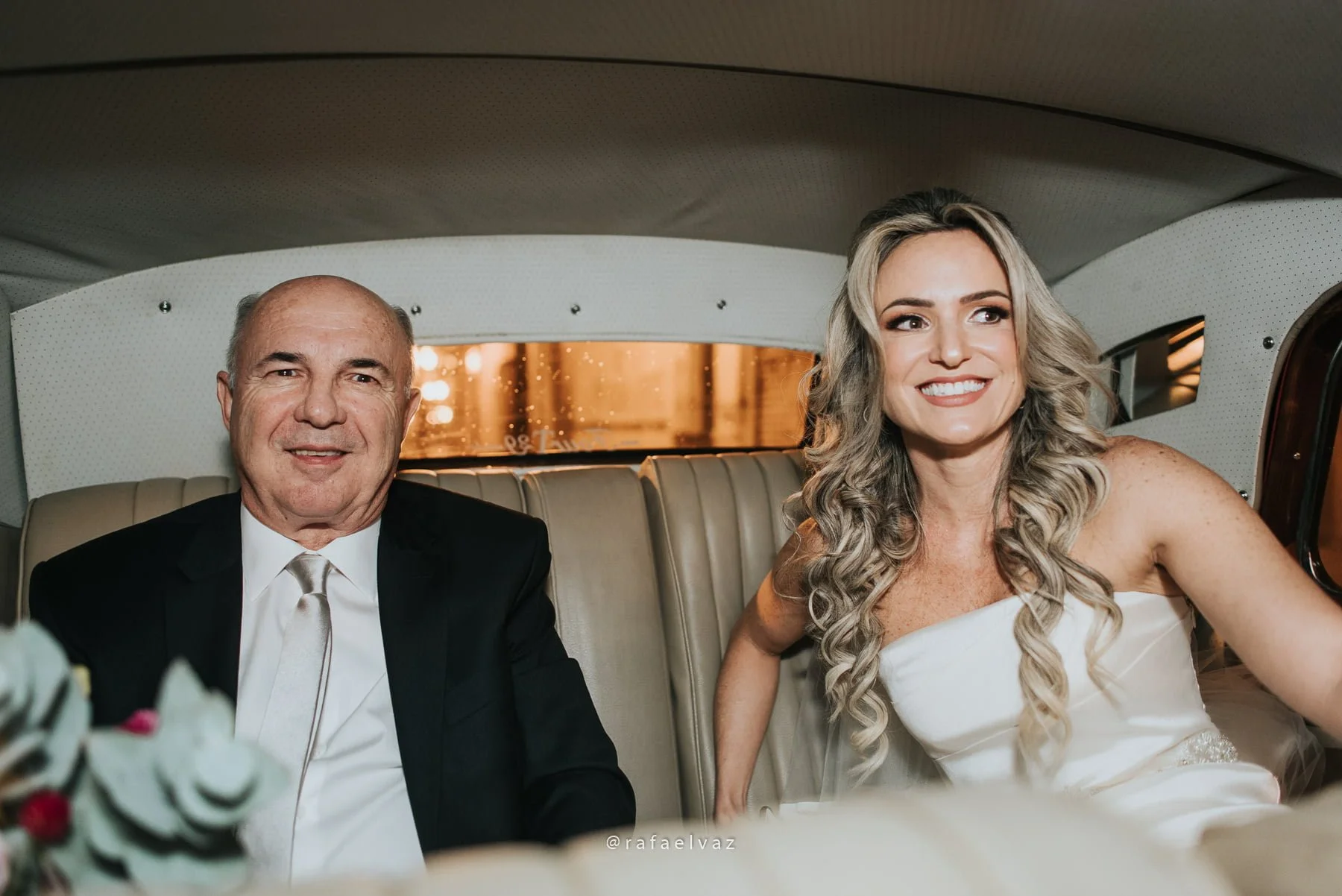Casamento com neymar, neymar no casamento, casamento gabi e léo, casamento a noite, casamento na igreja, casamento na igreja do valongo, casamento com famoso, casamento com wesley safadão, casamento com safadão, neymar e bruna marquezine, neymar e bruna marquezine no casamento, casamento de jogador de futebol, casamento em santos, Rafael vaz fotografia, fotógrafo de famosos, david brasil, casamento de famosos, casamento do léo do santos, neymar e bruna marquezine padrinhos