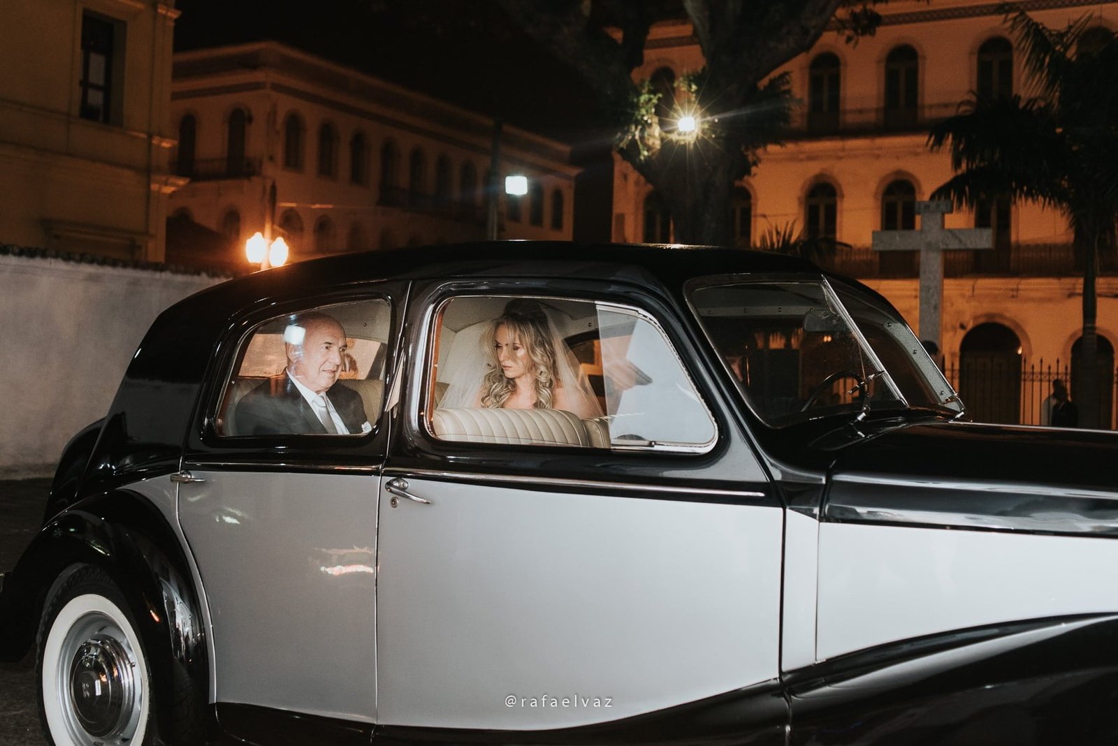 Casamento com neymar, neymar no casamento, casamento gabi e léo, casamento a noite, casamento na igreja, casamento na igreja do valongo, casamento com famoso, casamento com wesley safadão, casamento com safadão, neymar e bruna marquezine, neymar e bruna marquezine no casamento, casamento de jogador de futebol, casamento em santos, Rafael vaz fotografia, fotógrafo de famosos, david brasil, casamento de famosos, casamento do léo do santos, neymar e bruna marquezine padrinhos