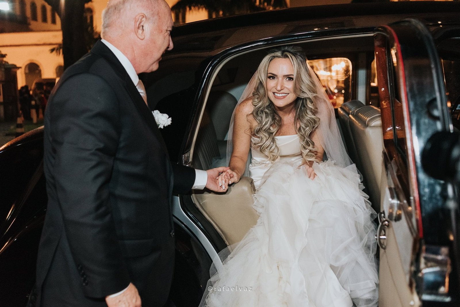 Casamento com neymar, neymar no casamento, casamento gabi e léo, casamento a noite, casamento na igreja, casamento na igreja do valongo, casamento com famoso, casamento com wesley safadão, casamento com safadão, neymar e bruna marquezine, neymar e bruna marquezine no casamento, casamento de jogador de futebol, casamento em santos, Rafael vaz fotografia, fotógrafo de famosos, david brasil, casamento de famosos, casamento do léo do santos, neymar e bruna marquezine padrinhos