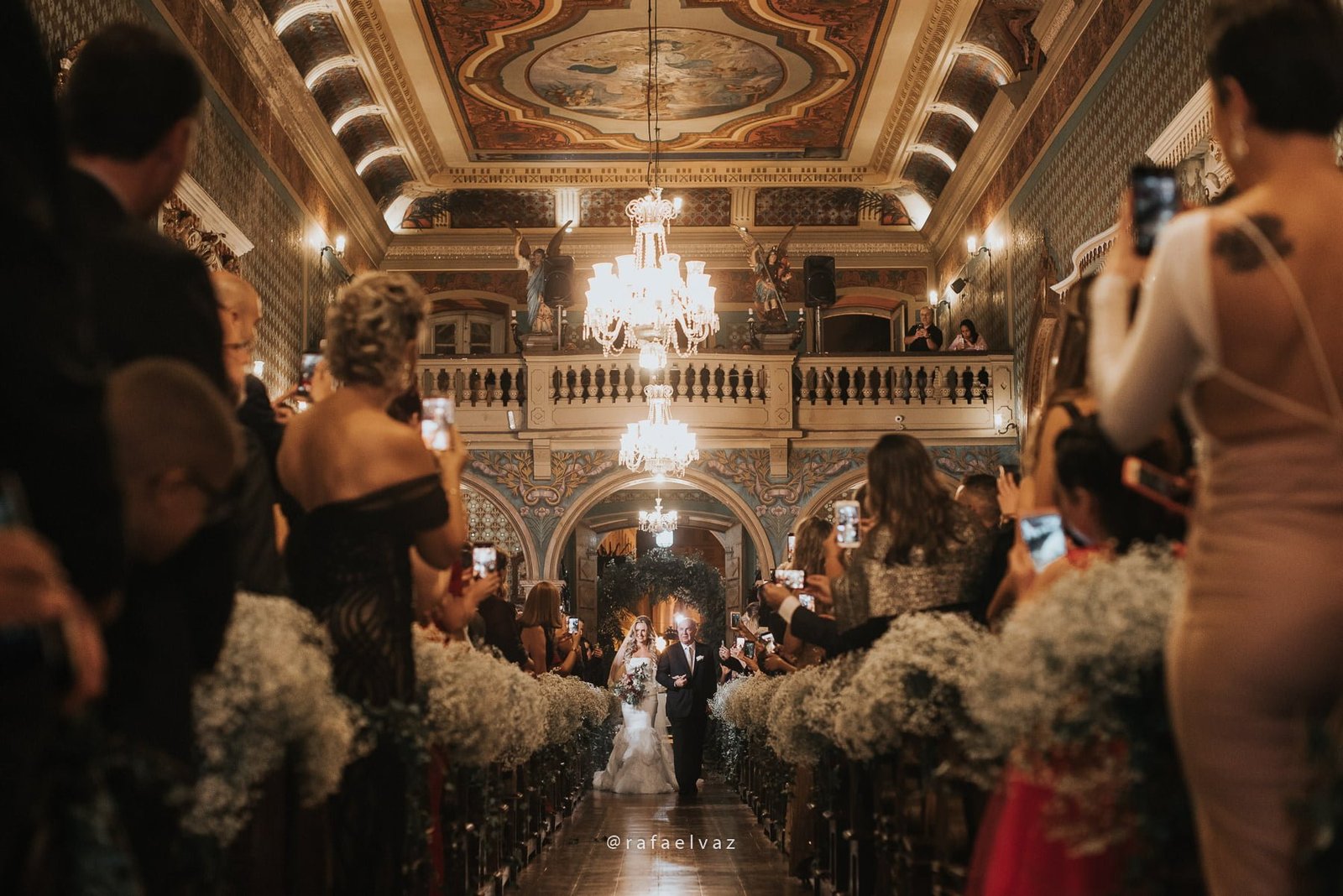 Casamento com neymar, neymar no casamento, casamento gabi e léo, casamento a noite, casamento na igreja, casamento na igreja do valongo, casamento com famoso, casamento com wesley safadão, casamento com safadão, neymar e bruna marquezine, neymar e bruna marquezine no casamento, casamento de jogador de futebol, casamento em santos, Rafael vaz fotografia, fotógrafo de famosos, david brasil, casamento de famosos, casamento do léo do santos, neymar e bruna marquezine padrinhos