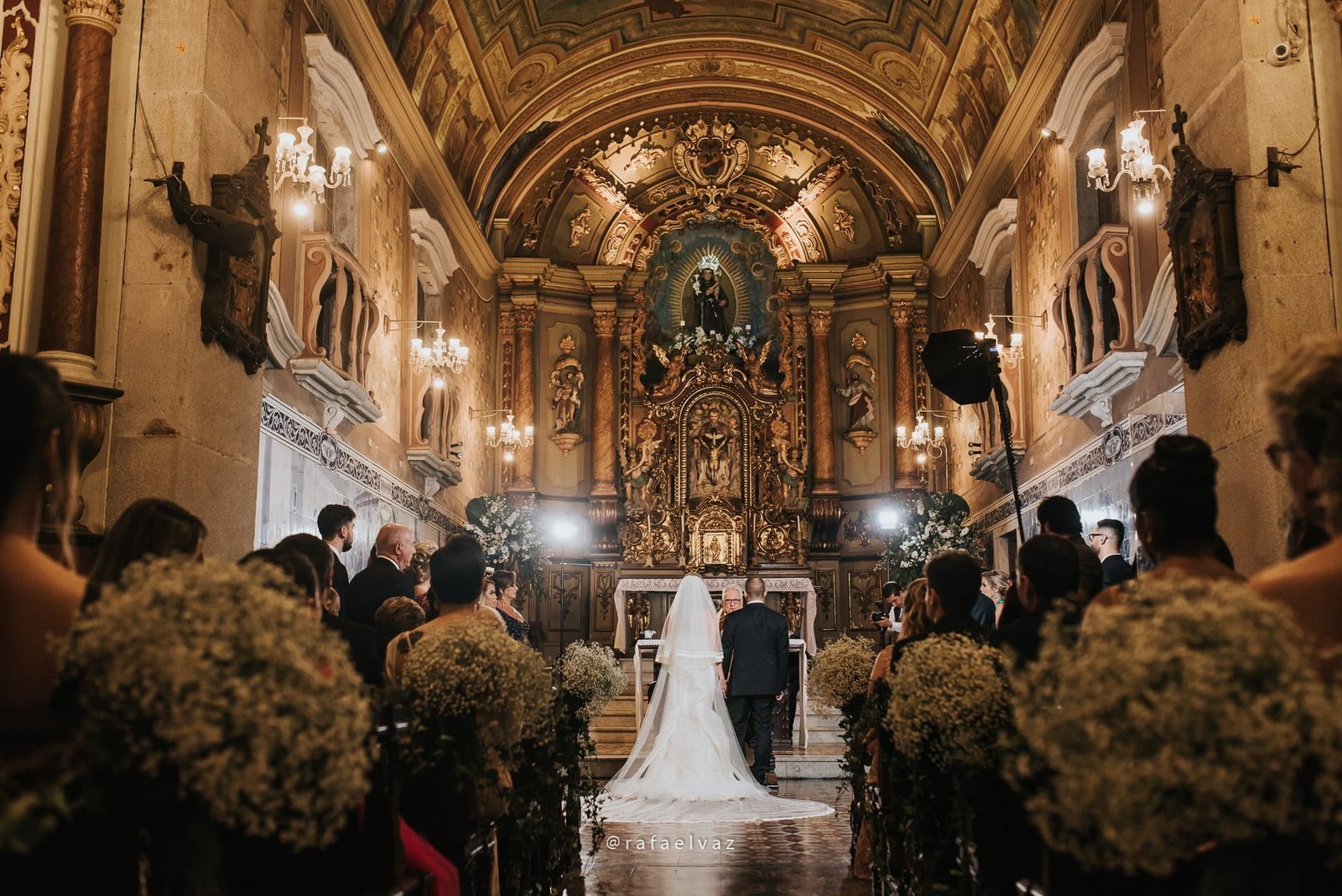 Casamento com neymar, neymar no casamento, casamento gabi e léo, casamento a noite, casamento na igreja, casamento na igreja do valongo, casamento com famoso, casamento com wesley safadão, casamento com safadão, neymar e bruna marquezine, neymar e bruna marquezine no casamento, casamento de jogador de futebol, casamento em santos, Rafael vaz fotografia, fotógrafo de famosos, david brasil, casamento de famosos, casamento do léo do santos, neymar e bruna marquezine padrinhos