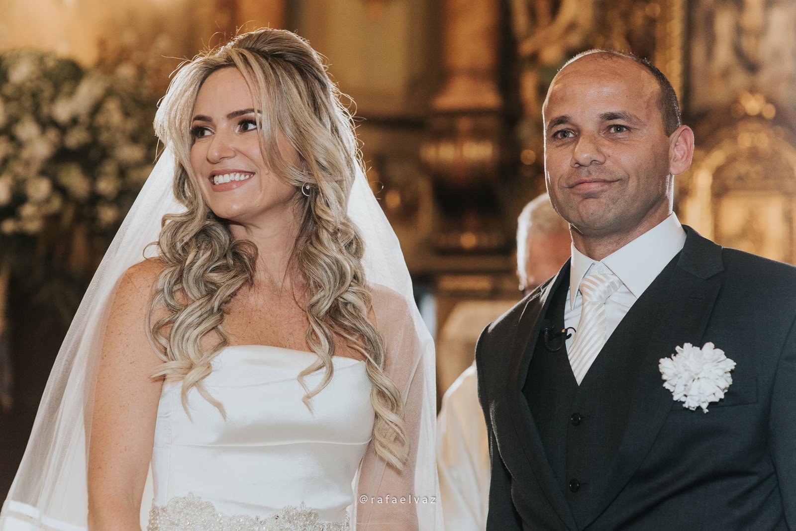 Casamento com neymar, neymar no casamento, casamento gabi e léo, casamento a noite, casamento na igreja, casamento na igreja do valongo, casamento com famoso, casamento com wesley safadão, casamento com safadão, neymar e bruna marquezine, neymar e bruna marquezine no casamento, casamento de jogador de futebol, casamento em santos, Rafael vaz fotografia, fotógrafo de famosos, david brasil, casamento de famosos, casamento do léo do santos, neymar e bruna marquezine padrinhos