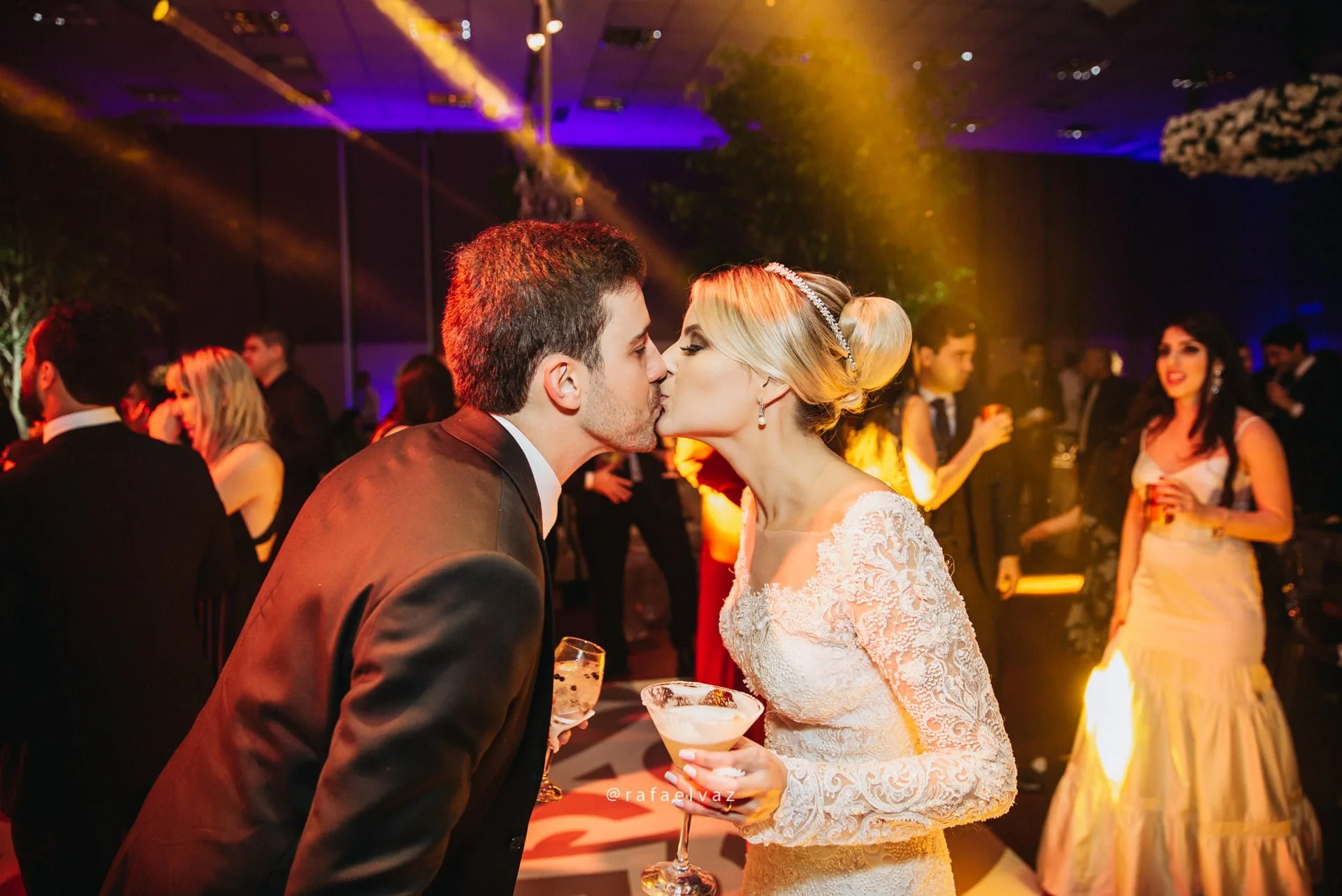 casamento classico romantico, casamento classico a noite, casamento tradicional, casamento a noite, decoracao de casamento a noite, decoracao de casamento classico, decoracao classica e romantica, convite de casamento, casamento thayana e diego, fotografo de casamento santos, fotografo de casamento sp, rafael vaz fotografia, casamento na igreja do embare, casamento em santos, casamento em igreja