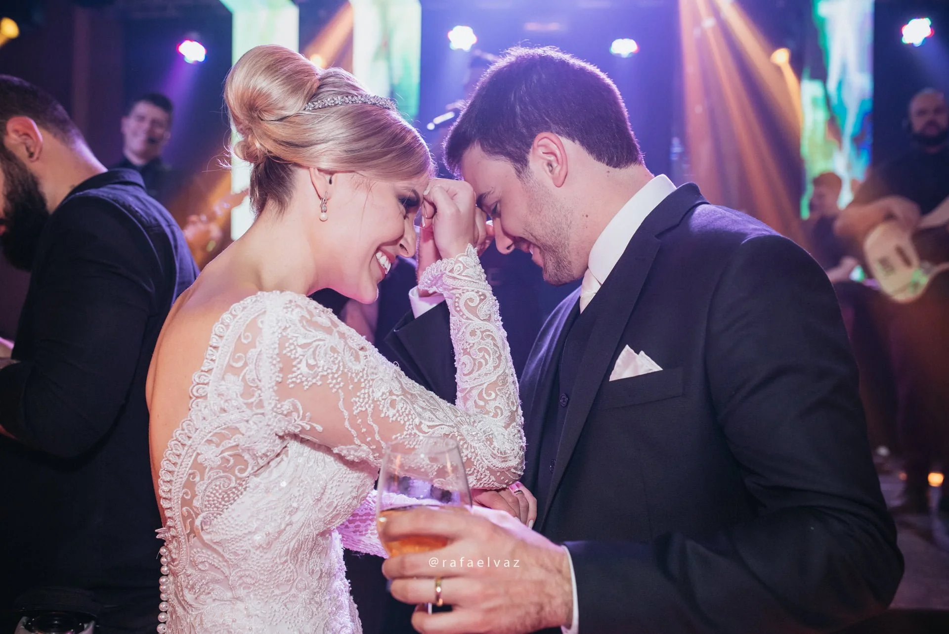 casamento classico romantico, casamento classico a noite, casamento tradicional, casamento a noite, decoracao de casamento a noite, decoracao de casamento classico, decoracao classica e romantica, convite de casamento, casamento thayana e diego, fotografo de casamento santos, fotografo de casamento sp, rafael vaz fotografia, casamento na igreja do embare, casamento em santos, casamento em igreja