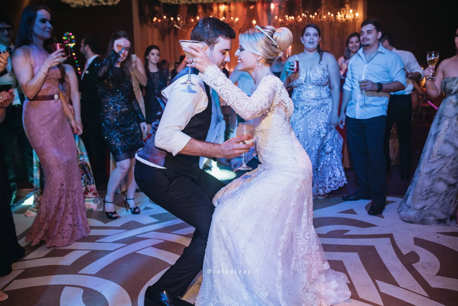 casamento classico romantico, casamento classico a noite, casamento tradicional, casamento a noite, decoracao de casamento a noite, decoracao de casamento classico, decoracao classica e romantica, convite de casamento, casamento thayana e diego, fotografo de casamento santos, fotografo de casamento sp, rafael vaz fotografia, casamento na igreja do embare, casamento em santos, casamento em igreja