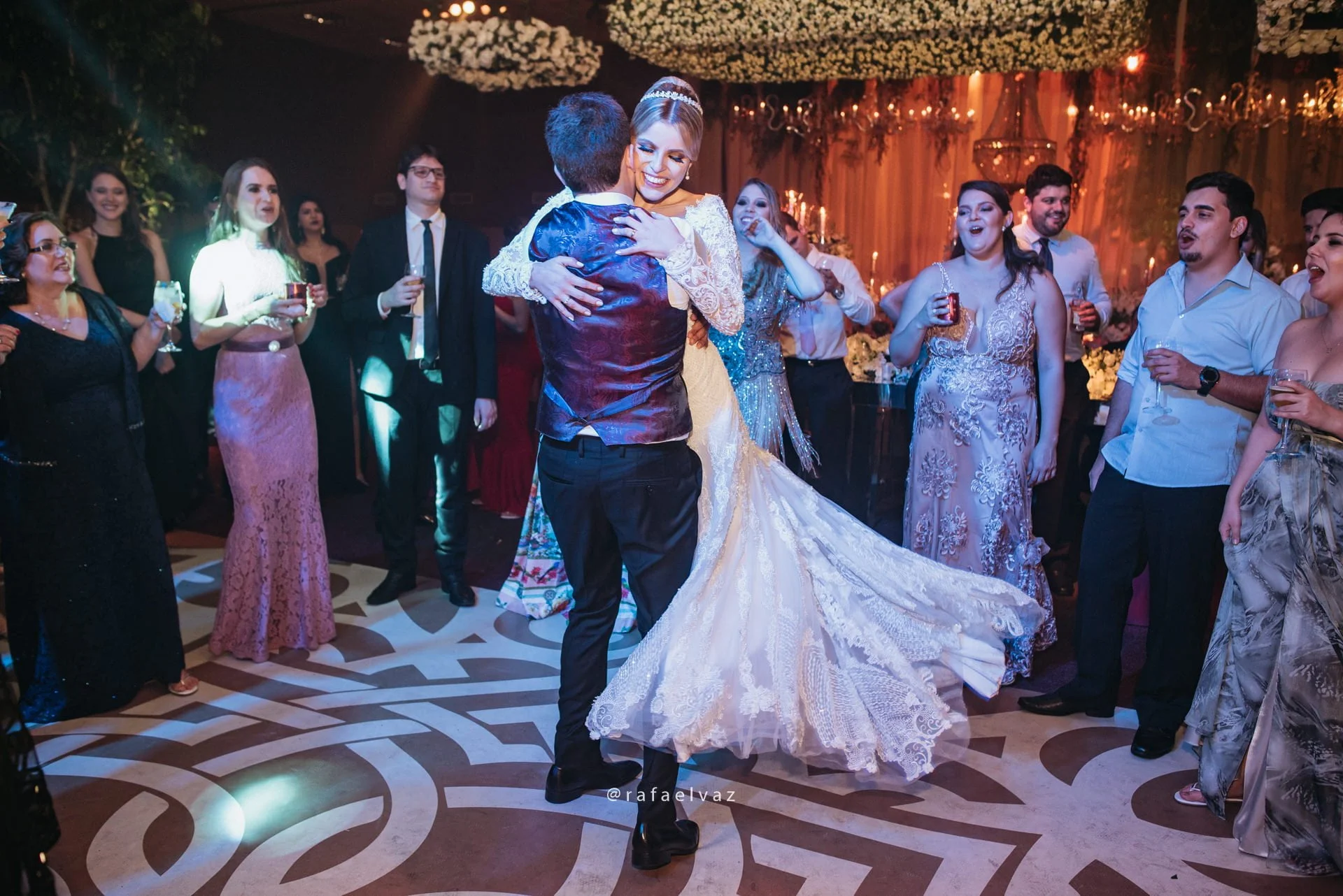 casamento classico romantico, casamento classico a noite, casamento tradicional, casamento a noite, decoracao de casamento a noite, decoracao de casamento classico, decoracao classica e romantica, convite de casamento, casamento thayana e diego, fotografo de casamento santos, fotografo de casamento sp, rafael vaz fotografia, casamento na igreja do embare, casamento em santos, casamento em igreja