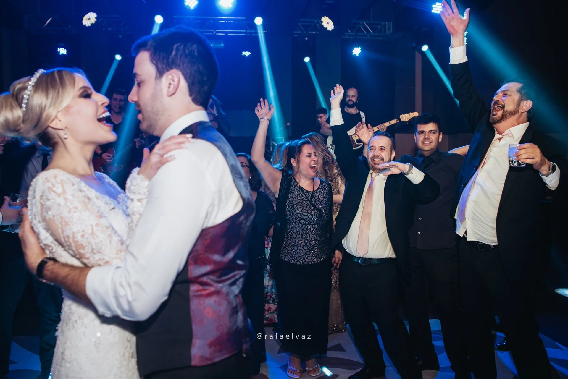 casamento classico romantico, casamento classico a noite, casamento tradicional, casamento a noite, decoracao de casamento a noite, decoracao de casamento classico, decoracao classica e romantica, convite de casamento, casamento thayana e diego, fotografo de casamento santos, fotografo de casamento sp, rafael vaz fotografia, casamento na igreja do embare, casamento em santos, casamento em igreja