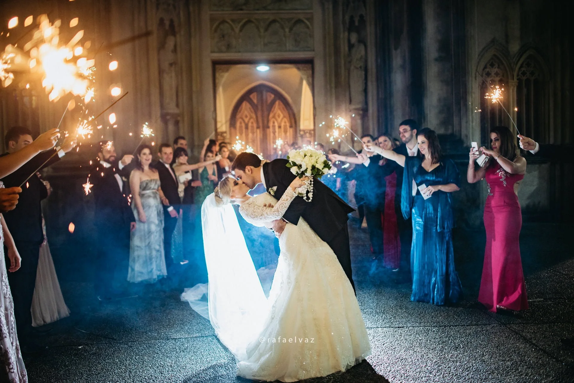 casamento classico romantico, casamento classico a noite, casamento tradicional, casamento a noite, decoracao de casamento a noite, decoracao de casamento classico, decoracao classica e romantica, convite de casamento, casamento thayana e diego, fotografo de casamento santos, fotografo de casamento sp, rafael vaz fotografia, casamento na igreja do embare, casamento em santos, casamento em igreja