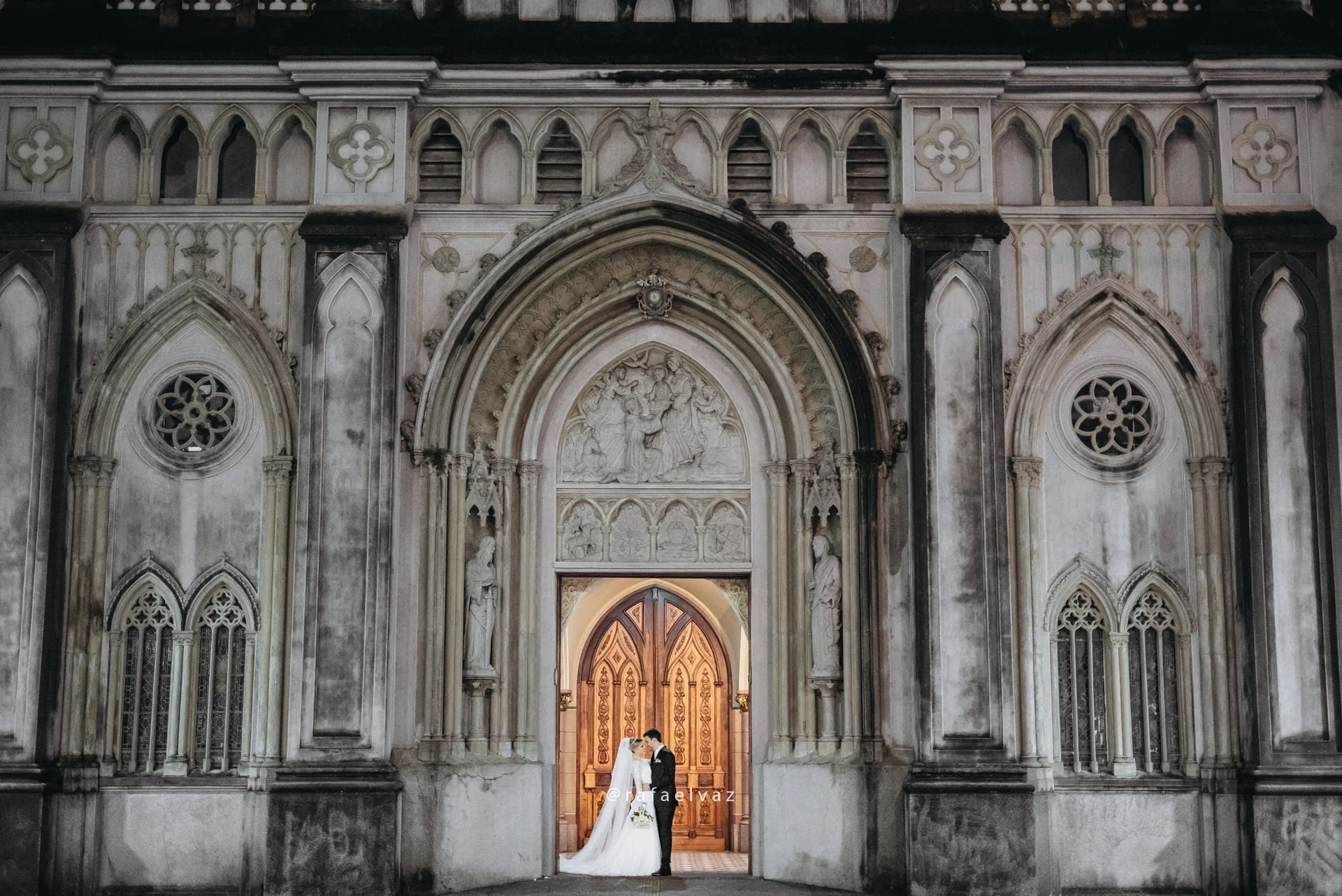 casamento classico romantico, casamento classico a noite, casamento tradicional, casamento a noite, decoracao de casamento a noite, decoracao de casamento classico, decoracao classica e romantica, convite de casamento, casamento thayana e diego, fotografo de casamento santos, fotografo de casamento sp, rafael vaz fotografia, casamento na igreja do embare, casamento em santos, casamento em igreja