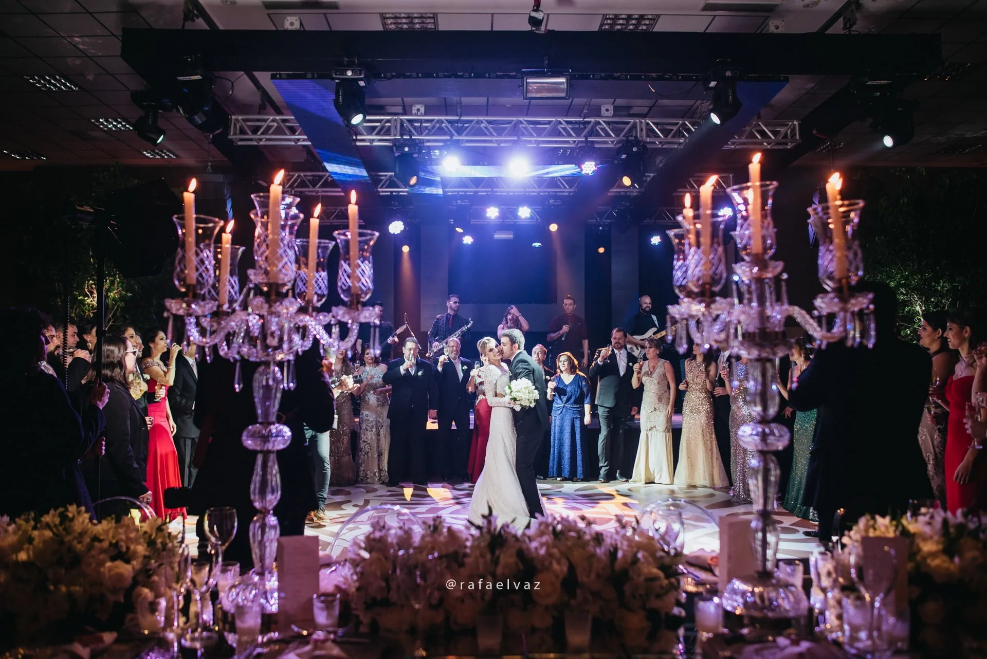 casamento classico romantico, casamento classico a noite, casamento tradicional, casamento a noite, decoracao de casamento a noite, decoracao de casamento classico, decoracao classica e romantica, convite de casamento, casamento thayana e diego, fotografo de casamento santos, fotografo de casamento sp, rafael vaz fotografia, casamento na igreja do embare, casamento em santos, casamento em igreja