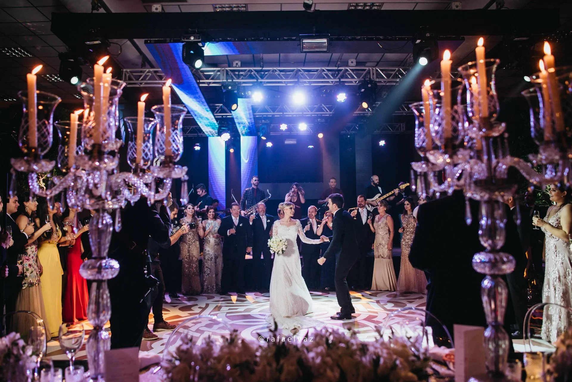 casamento classico romantico, casamento classico a noite, casamento tradicional, casamento a noite, decoracao de casamento a noite, decoracao de casamento classico, decoracao classica e romantica, convite de casamento, casamento thayana e diego, fotografo de casamento santos, fotografo de casamento sp, rafael vaz fotografia, casamento na igreja do embare, casamento em santos, casamento em igreja