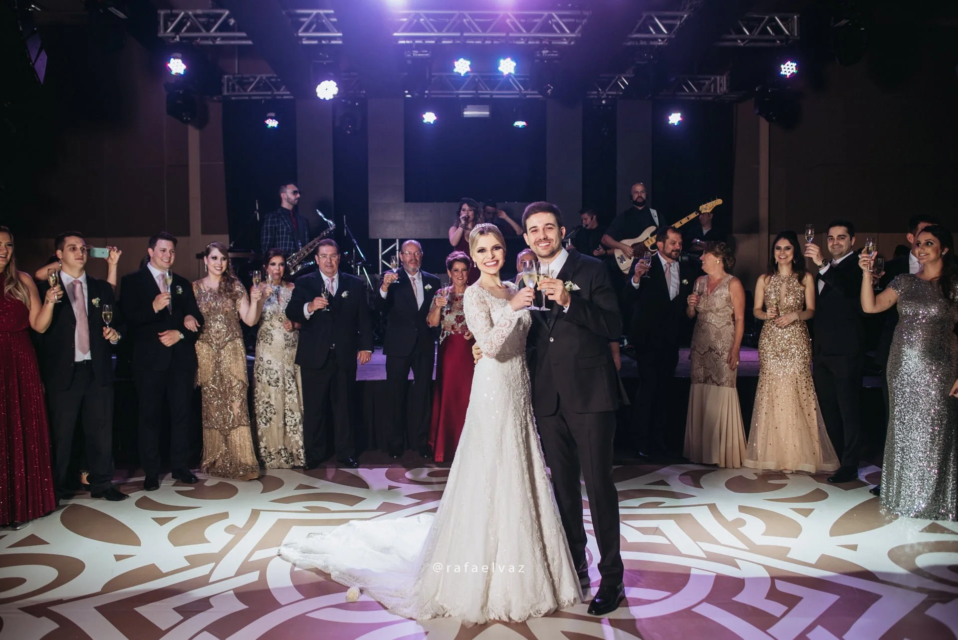 casamento classico romantico, casamento classico a noite, casamento tradicional, casamento a noite, decoracao de casamento a noite, decoracao de casamento classico, decoracao classica e romantica, convite de casamento, casamento thayana e diego, fotografo de casamento santos, fotografo de casamento sp, rafael vaz fotografia, casamento na igreja do embare, casamento em santos, casamento em igreja