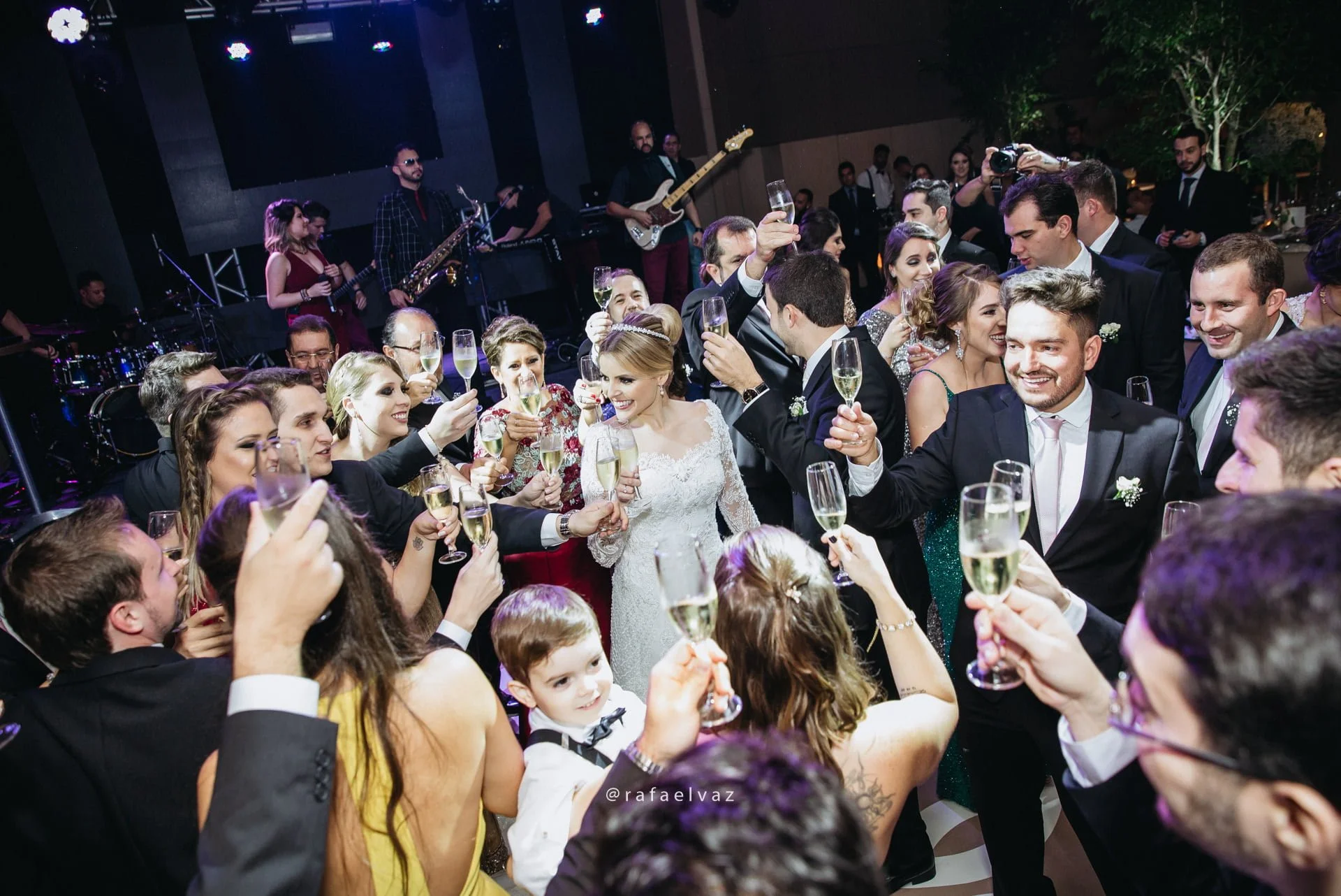 casamento classico romantico, casamento classico a noite, casamento tradicional, casamento a noite, decoracao de casamento a noite, decoracao de casamento classico, decoracao classica e romantica, convite de casamento, casamento thayana e diego, fotografo de casamento santos, fotografo de casamento sp, rafael vaz fotografia, casamento na igreja do embare, casamento em santos, casamento em igreja