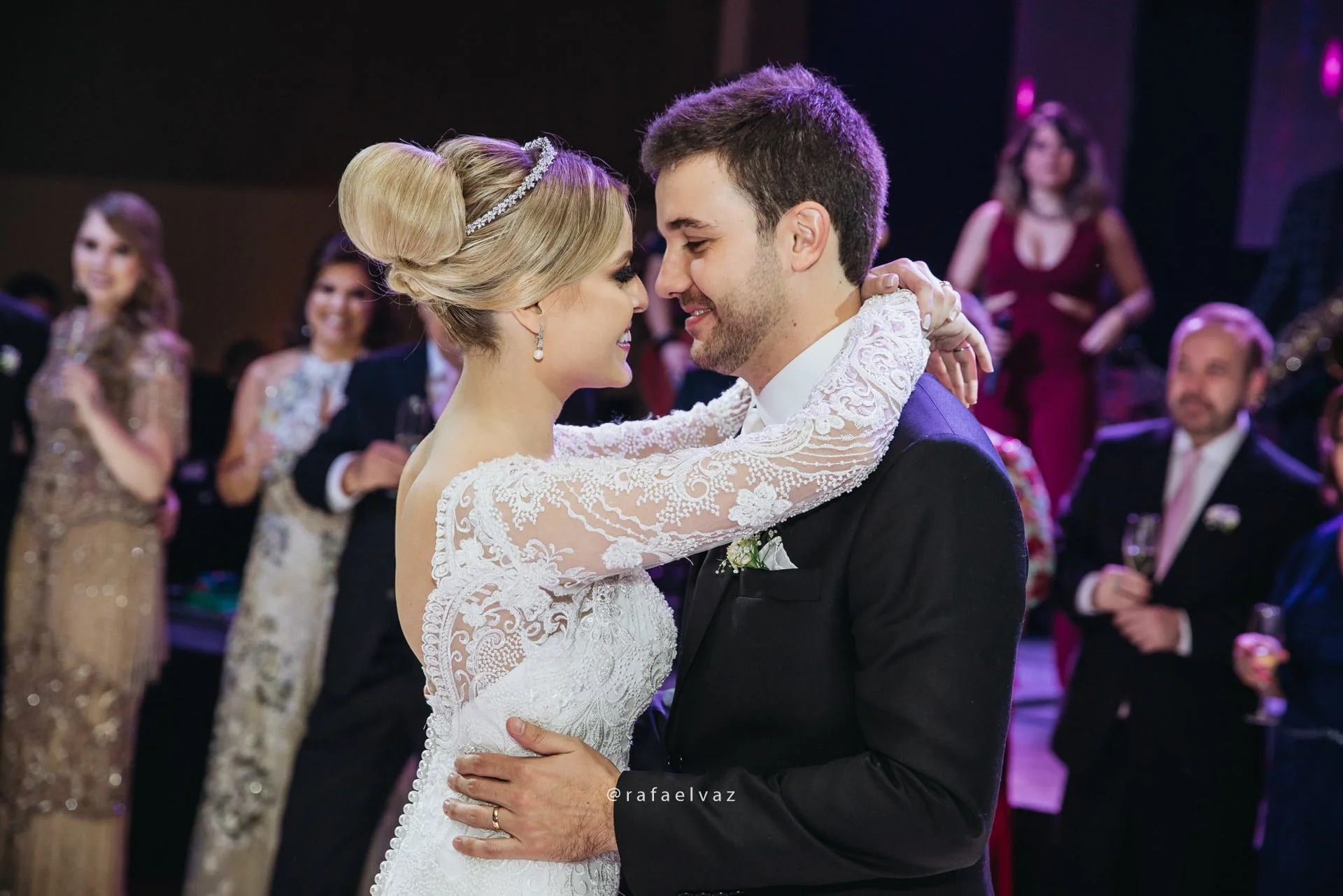 casamento classico romantico, casamento classico a noite, casamento tradicional, casamento a noite, decoracao de casamento a noite, decoracao de casamento classico, decoracao classica e romantica, convite de casamento, casamento thayana e diego, fotografo de casamento santos, fotografo de casamento sp, rafael vaz fotografia, casamento na igreja do embare, casamento em santos, casamento em igreja