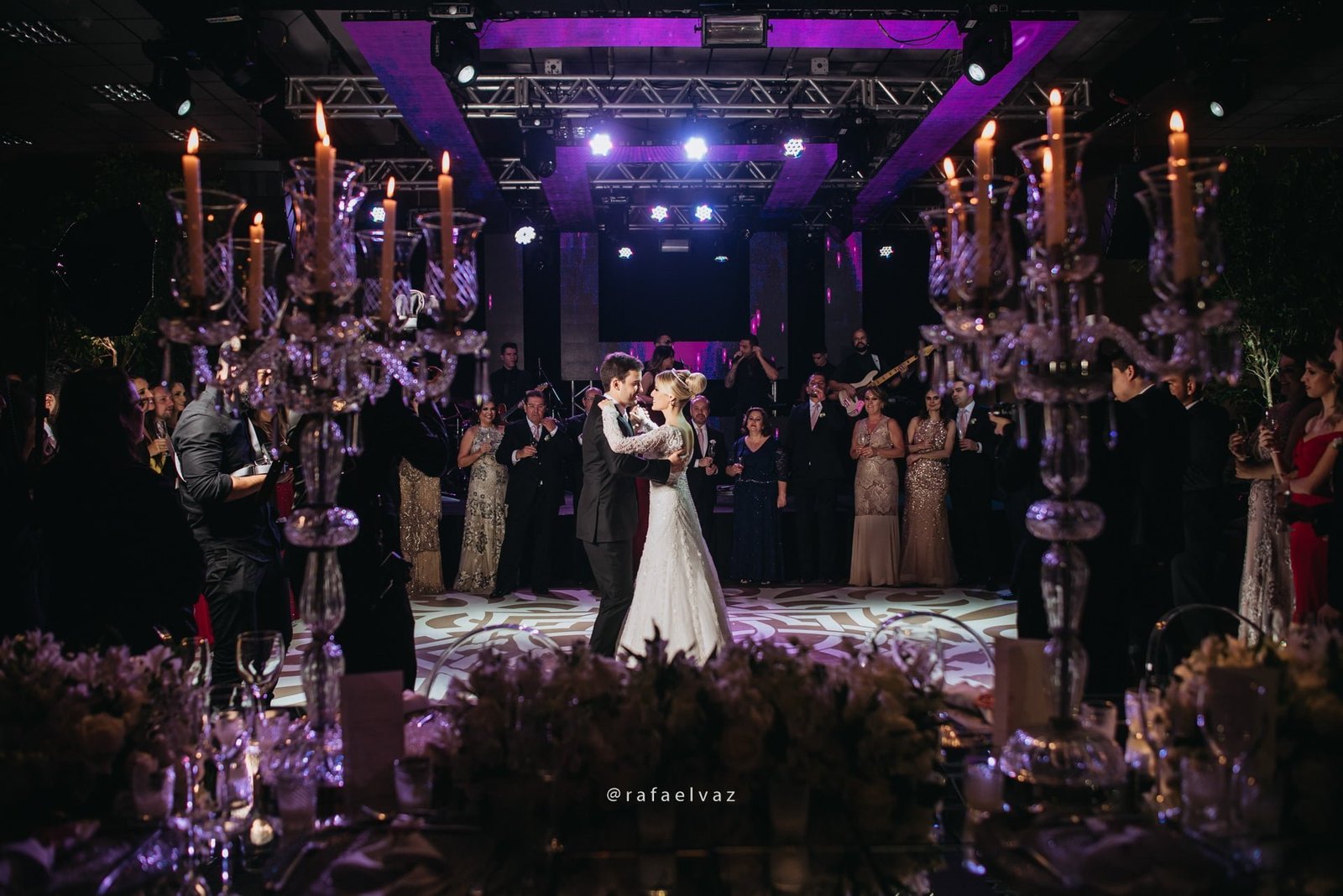 casamento classico romantico, casamento classico a noite, casamento tradicional, casamento a noite, decoracao de casamento a noite, decoracao de casamento classico, decoracao classica e romantica, convite de casamento, casamento thayana e diego, fotografo de casamento santos, fotografo de casamento sp, rafael vaz fotografia, casamento na igreja do embare, casamento em santos, casamento em igreja