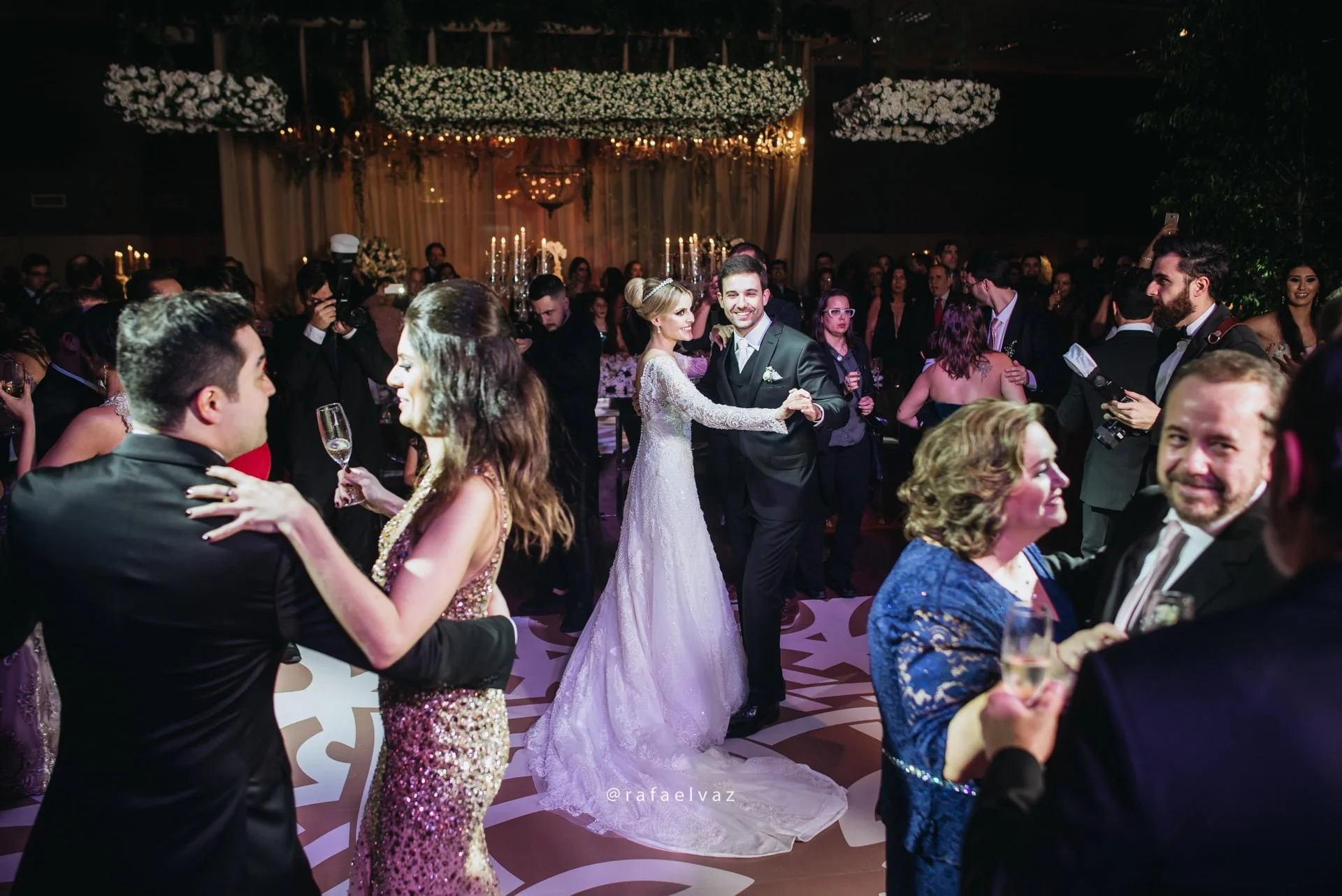 casamento classico romantico, casamento classico a noite, casamento tradicional, casamento a noite, decoracao de casamento a noite, decoracao de casamento classico, decoracao classica e romantica, convite de casamento, casamento thayana e diego, fotografo de casamento santos, fotografo de casamento sp, rafael vaz fotografia, casamento na igreja do embare, casamento em santos, casamento em igreja