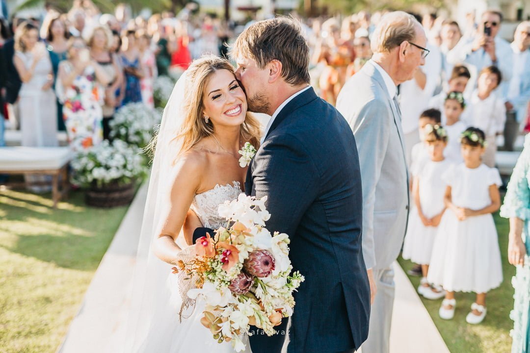 Casamento na bahia, casamento em salvador, casamento em itacimirim, casamento b blue, b blue beachouses, casamento na praia, casamento de dia, decoração de casamento, decoração de casamento b blue, fotos de casamento na bahia, fotos de casamento itacimirim