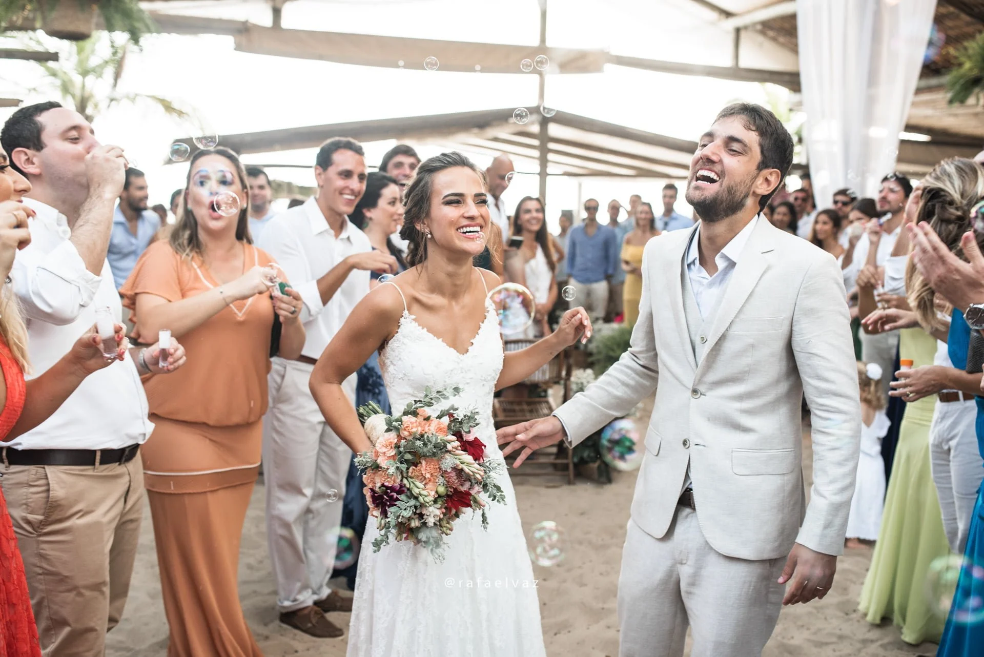 Casamento no Luai Cabanas, casamenta na praia, pé na areia, casamento em maresias, casar na praia, casar de dia, decoração de casamento na praia, casar em maresias, luai cabanas, fotos de casamento na praia