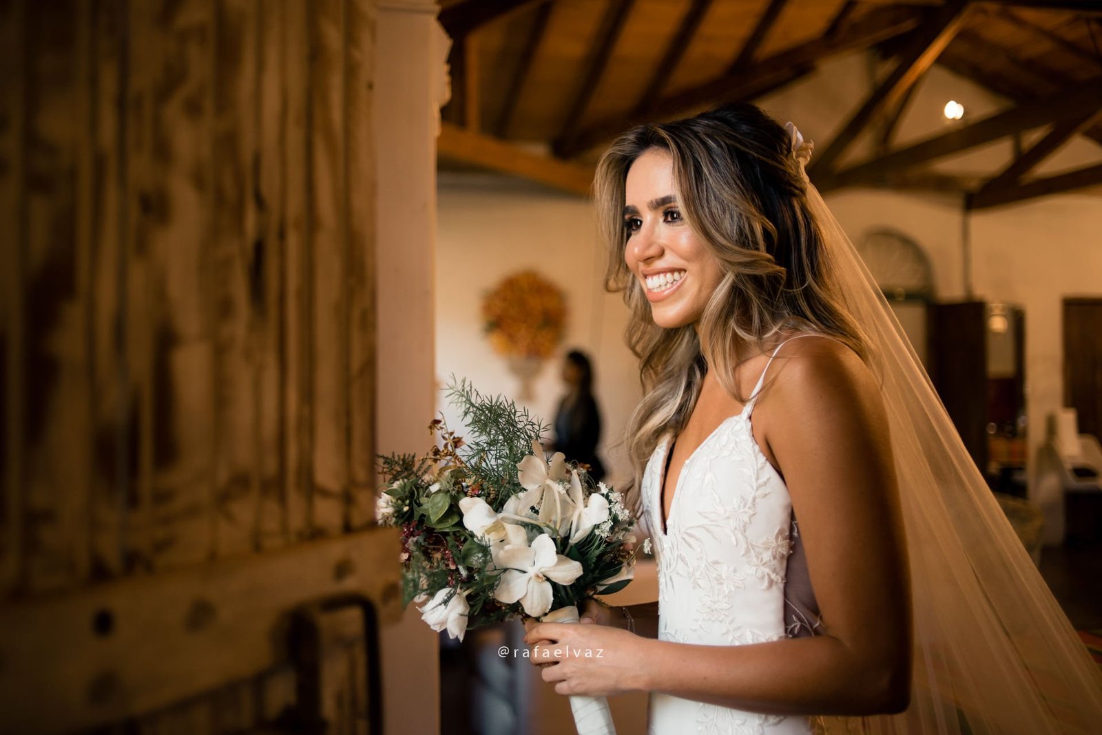 casamento julie e rafael, casamento na árvore, luz do sol no casamento, making of noiva, noiva, bride, bride to be, vestida de noiva, lapis de noiva, constance zahn