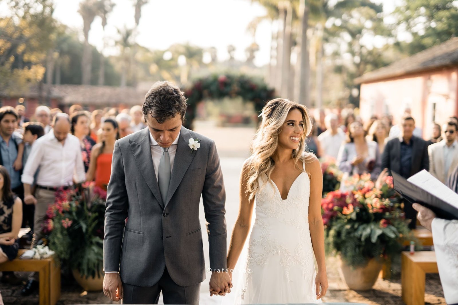 casamento julie e rafael, casamento na árvore, luz do sol no casamento, making of noiva, noiva, bride, bride to be, vestida de noiva, lapis de noiva, constance zahn