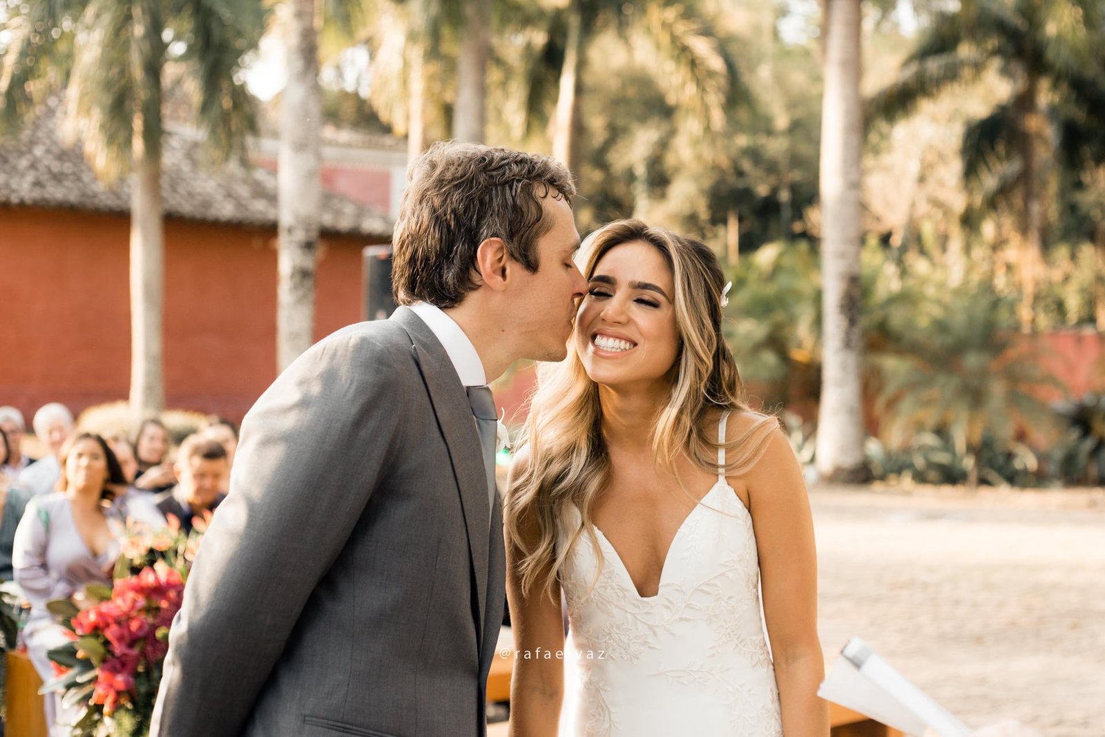 casamento julie e rafael, casamento na árvore, luz do sol no casamento, making of noiva, noiva, bride, bride to be, vestida de noiva, lapis de noiva, constance zahn