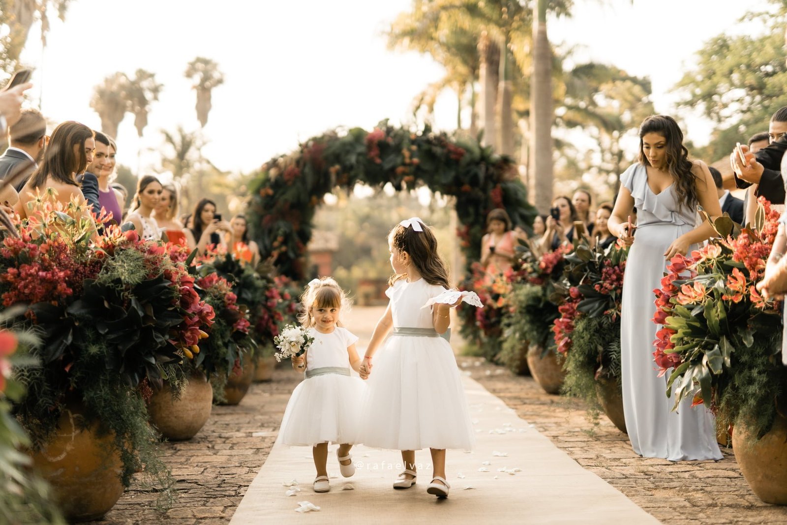 casamento julie e rafael, casamento na árvore, luz do sol no casamento, making of noiva, noiva, bride, bride to be, vestida de noiva, lapis de noiva, constance zahn