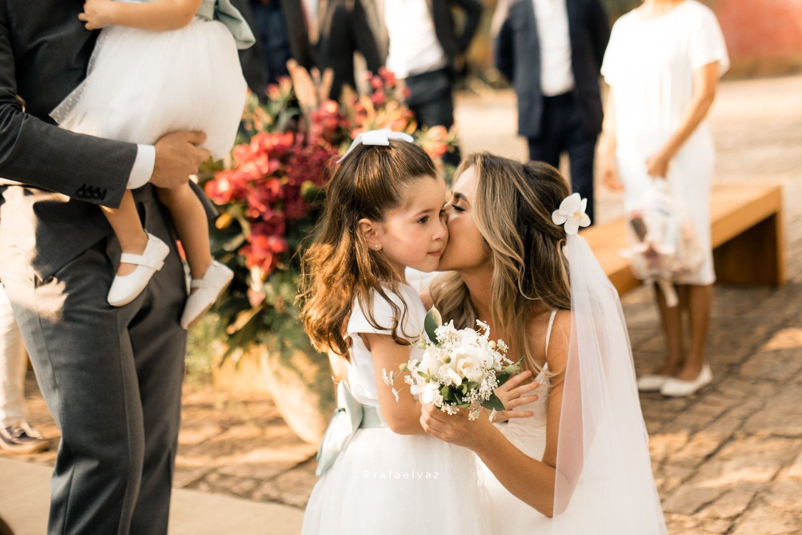 casamento julie e rafael, casamento na árvore, luz do sol no casamento, making of noiva, noiva, bride, bride to be, vestida de noiva, lapis de noiva, constance zahn
