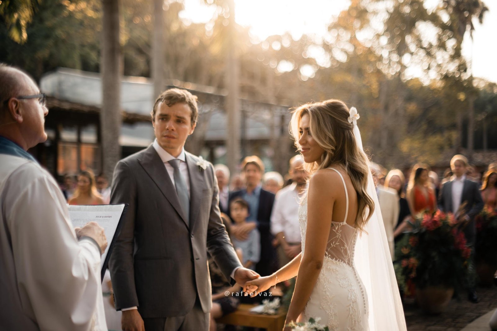 casamento julie e rafael, casamento na árvore, luz do sol no casamento, making of noiva, noiva, bride, bride to be, vestida de noiva, lapis de noiva, constance zahn