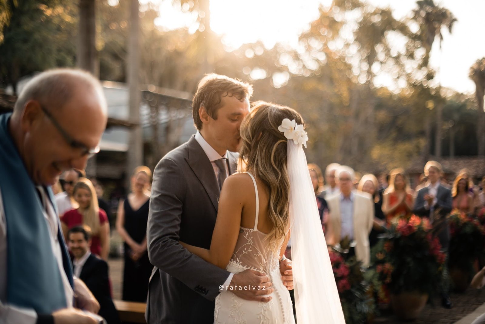 casamento julie e rafael, casamento na árvore, luz do sol no casamento, making of noiva, noiva, bride, bride to be, vestida de noiva, lapis de noiva, constance zahn