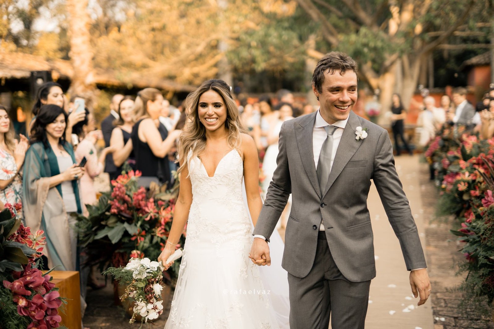 casamento julie e rafael, casamento na árvore, luz do sol no casamento, making of noiva, noiva, bride, bride to be, vestida de noiva, lapis de noiva, constance zahn