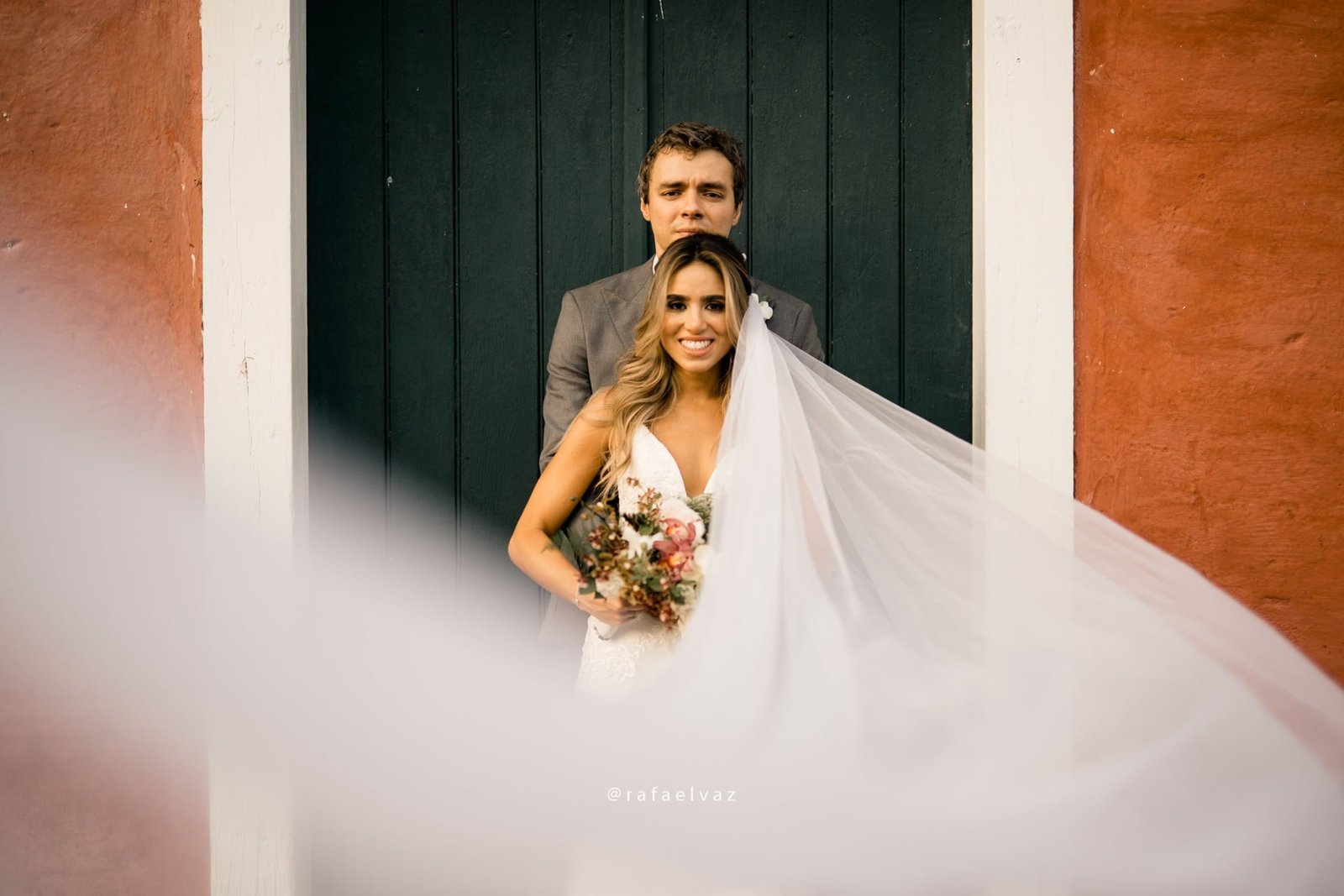 casamento julie e rafael, casamento na árvore, luz do sol no casamento, making of noiva, noiva, bride, bride to be, vestida de noiva, lapis de noiva, constance zahn